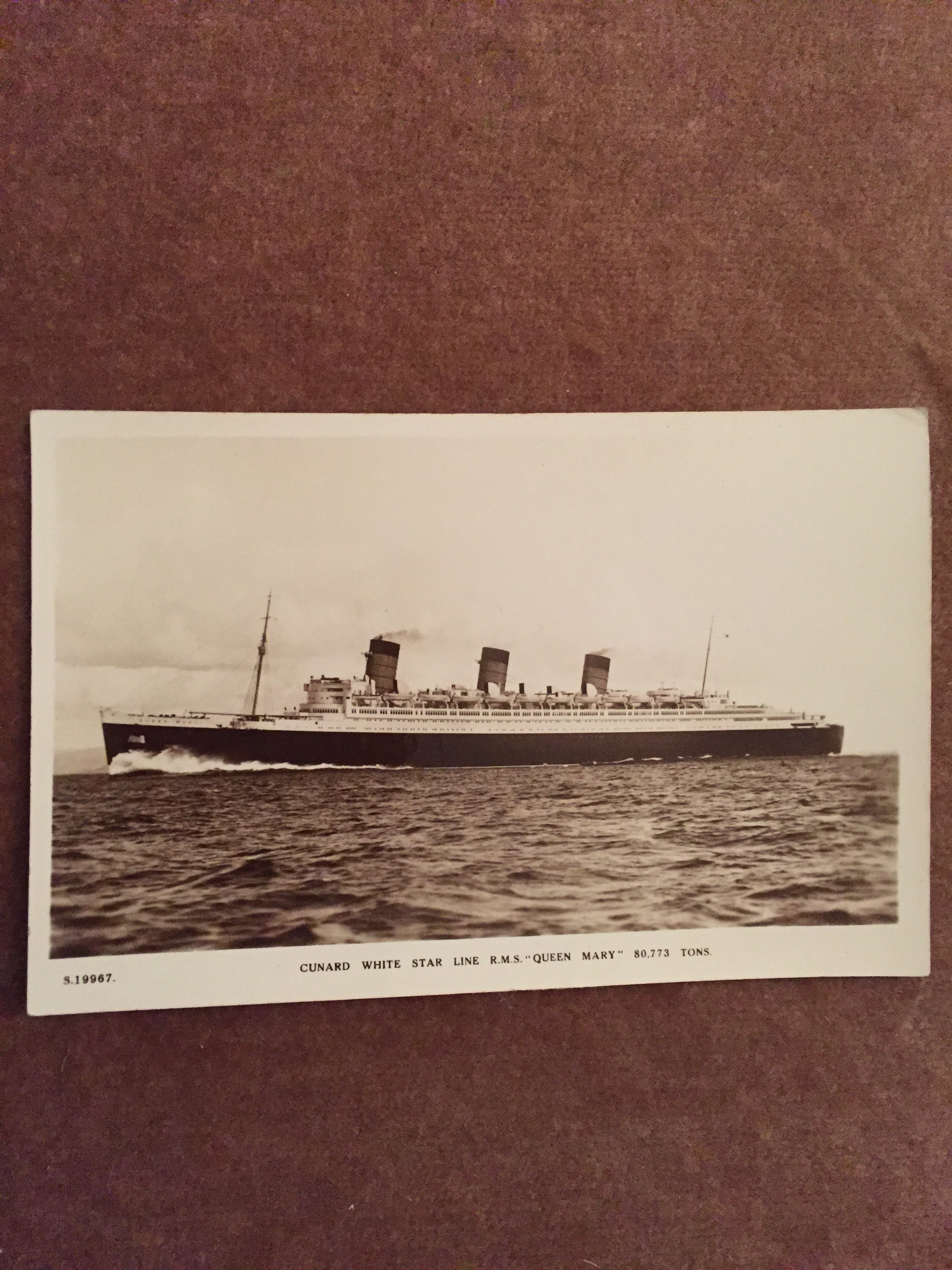 UNUSED B/W POSTCARD FROM THE VERY FAMOUS OLD CUNARD LINE VESSEL THE QUEEN MARY